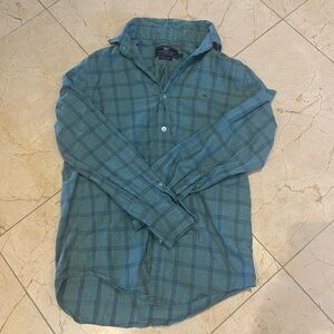 men’s size, small vineyard vines, long sleeve button-down shirt